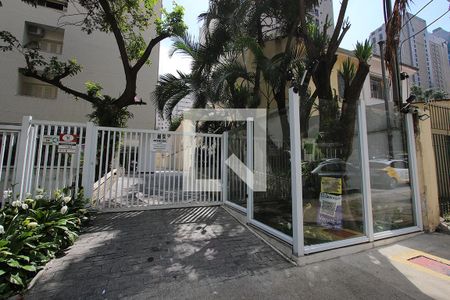 Apartamento à venda com 198m², 3 quartos e 2 vagas Apartamento à venda com 198m², 3 quartos e 2 vagasFachada com Plaquinha QuintoAndar