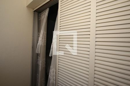 Apartamento à venda com 198m², 3 quartos e 2 vagas Apartamento à venda com 198m², 3 quartos e 2 vagasVaranda Quarto 3 - Suíte