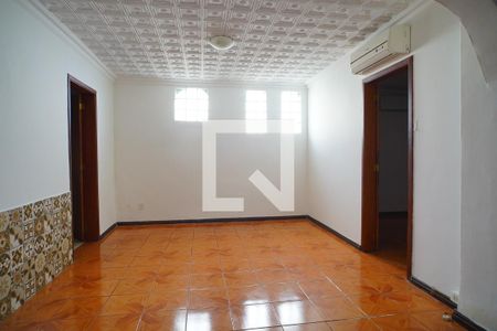 Sala de casa para alugar com 2 quartos, 199m² em Independência, Porto Alegre