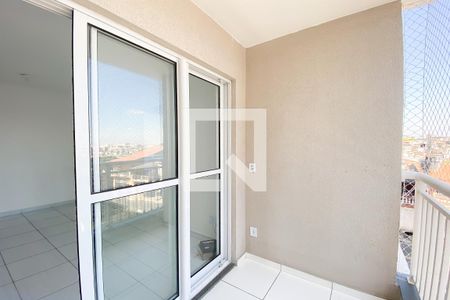 Apartamento à venda com 46m², 2 quartos e 1 vaga Apartamento à venda com 46m², 2 quartos e 1 vagaVaranda