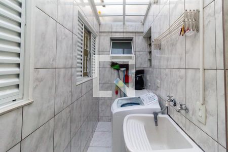 Casa à venda com 240m², 4 quartos e 2 vagasÁrea de serviço