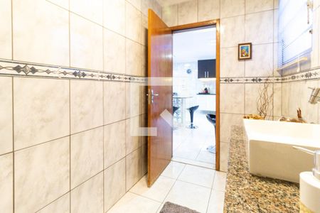 Casa à venda com 240m², 4 quartos e 2 vagasBanheiro