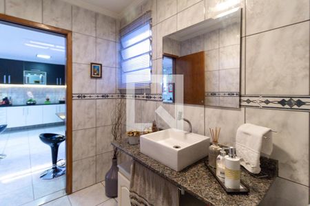 Casa à venda com 240m², 4 quartos e 2 vagasBanheiro