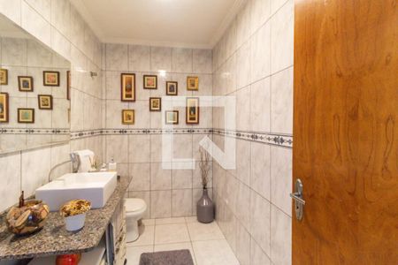 Casa à venda com 240m², 4 quartos e 2 vagasBanheiro