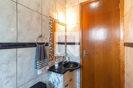 Casa à venda com 240m², 4 quartos e 2 vagasBanheiro