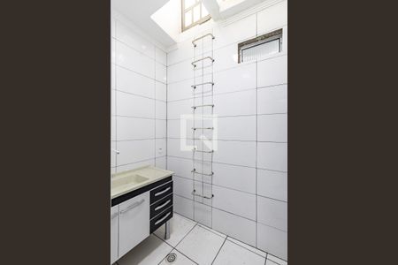 Cozinha da Suíte 01 de apartamento para alugar com 3 quartos, 80m² em Liberdade, São Paulo