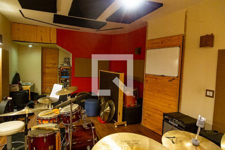 Casa à venda com 180m², 2 quartos e 2 vagas Casa à venda com 180m², 2 quartos e 2 vagasEstúdio 2