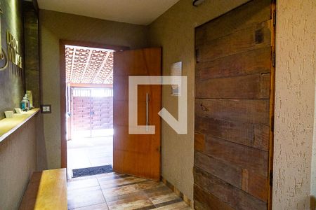 Casa à venda com 180m², 2 quartos e 2 vagas Casa à venda com 180m², 2 quartos e 2 vagasHall de Entrada