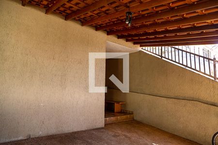 Casa à venda com 180m², 2 quartos e 2 vagas Casa à venda com 180m², 2 quartos e 2 vagasGaragem