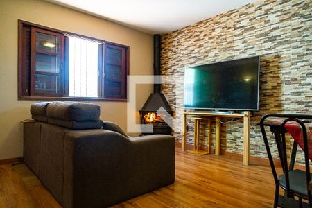 Casa à venda com 180m², 2 quartos e 2 vagas Casa à venda com 180m², 2 quartos e 2 vagasSala