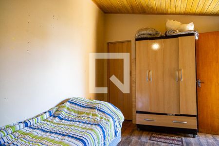 Casa à venda com 180m², 2 quartos e 2 vagas Casa à venda com 180m², 2 quartos e 2 vagasSuíte da Edícula