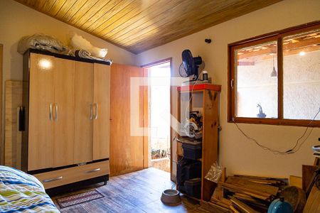 Casa à venda com 180m², 2 quartos e 2 vagas Casa à venda com 180m², 2 quartos e 2 vagasSuíte da Edícula