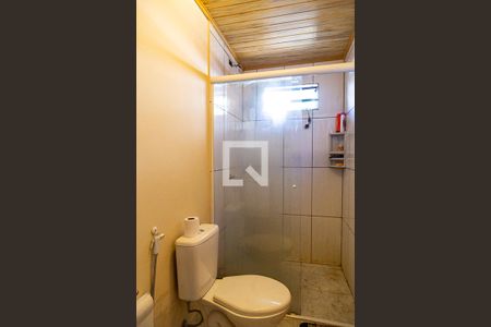 Casa à venda com 180m², 2 quartos e 2 vagas Casa à venda com 180m², 2 quartos e 2 vagasBanheiro da Suíte da Edícula