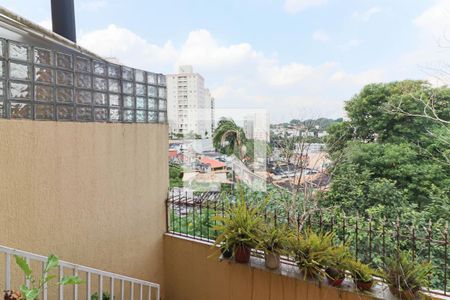 Casa de condomínio à venda com 198m², 3 quartos e 4 vagas Casa de condomínio à venda com 198m², 3 quartos e 4 vagasVaranda