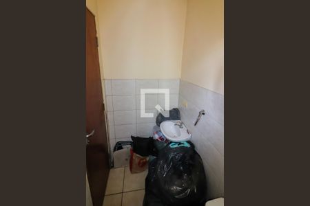 Casa de condomínio à venda com 198m², 3 quartos e 4 vagas Casa de condomínio à venda com 198m², 3 quartos e 4 vagasGaragem / Lavanderia ( Banheiro )