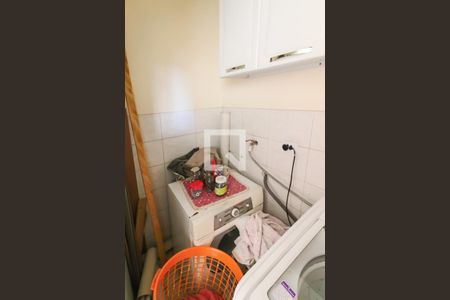 Casa de condomínio à venda com 198m², 3 quartos e 4 vagas Casa de condomínio à venda com 198m², 3 quartos e 4 vagasGaragem / Lavanderia