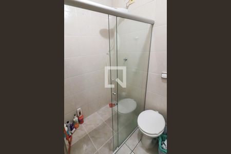 Casa de condomínio à venda com 198m², 3 quartos e 4 vagas Casa de condomínio à venda com 198m², 3 quartos e 4 vagasBanheiro Social