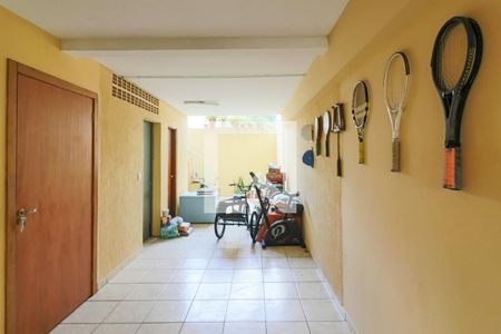 Casa de condomínio à venda com 198m², 3 quartos e 4 vagas Casa de condomínio à venda com 198m², 3 quartos e 4 vagasGaragem / Lavanderia