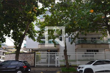 Apartamento para alugar com 130m², 2 quartos e 2 vagasFachada e portaria