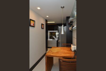Apartamento para alugar com 130m², 2 quartos e 2 vagasCozinha