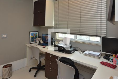 Apartamento para alugar com 130m², 2 quartos e 2 vagasEscritório