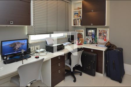 Apartamento para alugar com 130m², 2 quartos e 2 vagasEscritório