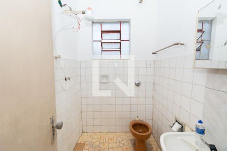 Casa para alugar com 360m², 2 quartos e 4 vagasBanheiro - Casa 01
