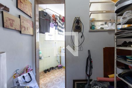 Apartamento à venda com 159m², 4 quartos e 2 vagas Apartamento à venda com 159m², 4 quartos e 2 vagasQuarto de Serviço 1