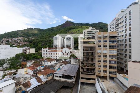Apartamento à venda com 159m², 4 quartos e 2 vagas Apartamento à venda com 159m², 4 quartos e 2 vagasÁrea de Serviço Vista