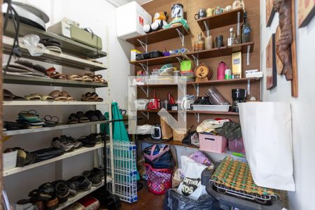 Apartamento à venda com 159m², 4 quartos e 2 vagas Apartamento à venda com 159m², 4 quartos e 2 vagasQuarto de Serviço 1