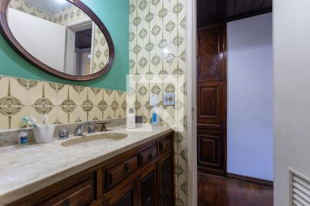 Apartamento à venda com 159m², 4 quartos e 2 vagas Apartamento à venda com 159m², 4 quartos e 2 vagasBanheiro Social