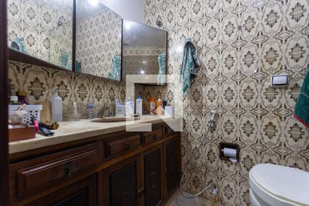 Apartamento à venda com 159m², 4 quartos e 2 vagas Apartamento à venda com 159m², 4 quartos e 2 vagasBanheiro Suite