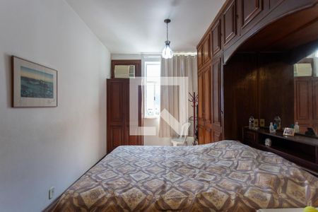 Apartamento à venda com 159m², 4 quartos e 2 vagas Apartamento à venda com 159m², 4 quartos e 2 vagasQuarto Suite