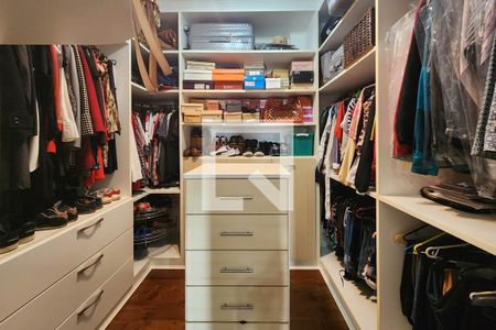 Apartamento à venda com 160m², 3 quartos e 3 vagasCloset
