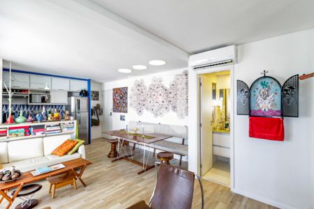 Apartamento à venda com 65m², 1 quarto e 2 vagas Apartamento à venda com 65m², 1 quarto e 2 vagasSala