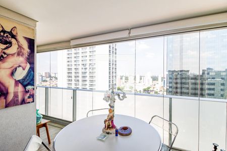 Apartamento à venda com 65m², 1 quarto e 2 vagas Apartamento à venda com 65m², 1 quarto e 2 vagasVaranda