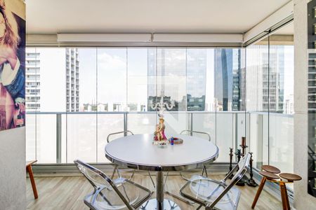 Apartamento à venda com 65m², 1 quarto e 2 vagas Apartamento à venda com 65m², 1 quarto e 2 vagasVaranda