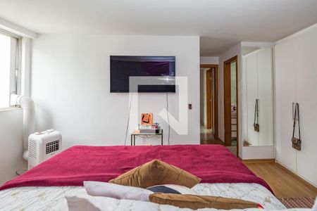 Apartamento à venda com 160m², 3 quartos e 3 vagas Apartamento à venda com 160m², 3 quartos e 3 vagasSuíte