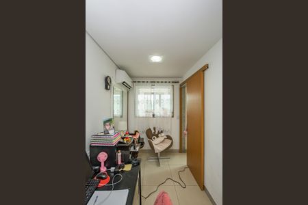 Apartamento à venda com 160m², 3 quartos e 3 vagas Apartamento à venda com 160m², 3 quartos e 3 vagasEscritório