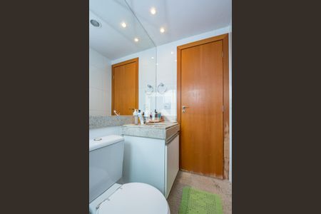 Apartamento à venda com 160m², 3 quartos e 3 vagas Apartamento à venda com 160m², 3 quartos e 3 vagasBanheiro Social
