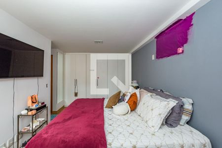 Apartamento à venda com 160m², 3 quartos e 3 vagas Apartamento à venda com 160m², 3 quartos e 3 vagasSuíte