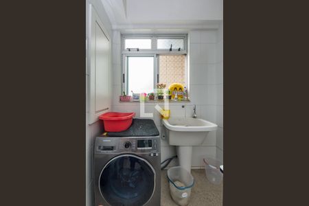 Apartamento à venda com 160m², 3 quartos e 3 vagas Apartamento à venda com 160m², 3 quartos e 3 vagasÁrea de Serviço