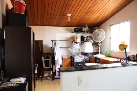 Casa à venda com 280m², 4 quartos e 6 vagasQuarto de Serviço