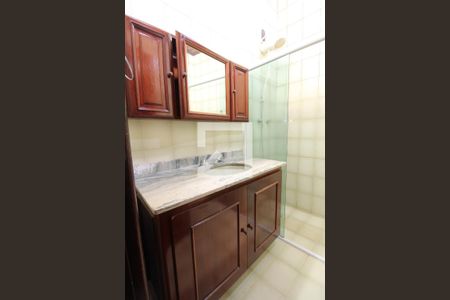 Casa de condomínio à venda com 230m², 4 quartos e 6 vagasBanheiro da Suíte