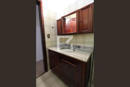 Casa de condomínio à venda com 230m², 4 quartos e 6 vagasBanheiro da Suíte