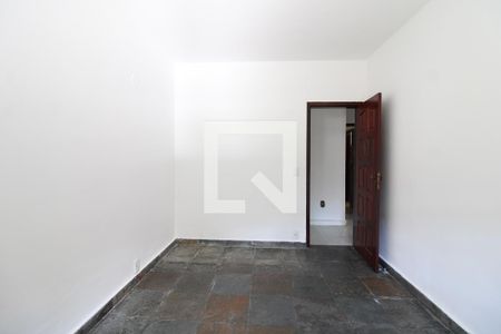 Casa de condomínio à venda com 230m², 4 quartos e 6 vagasQuarto 2