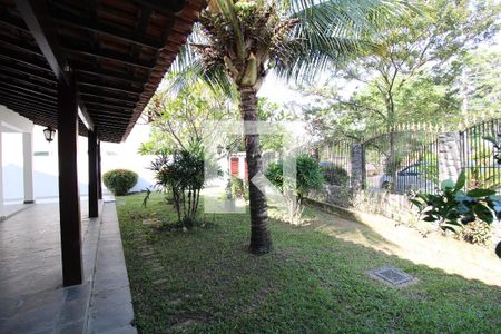 Casa de condomínio à venda com 230m², 4 quartos e 6 vagasVaranda da Entrada