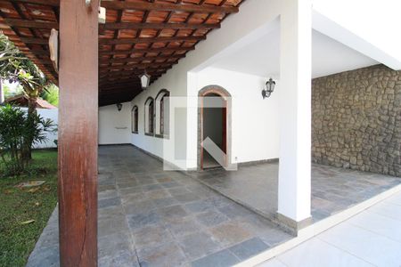 Casa de condomínio à venda com 230m², 4 quartos e 6 vagasVaranda da Entrada