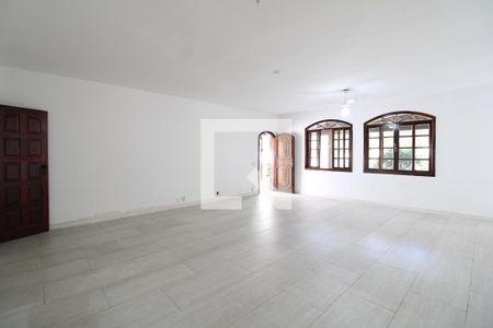 Sala de casa de condomínio para alugar com 4 quartos, 230m² em Anil, Rio de Janeiro