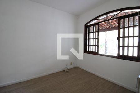 Casa de condomínio à venda com 230m², 4 quartos e 6 vagasQuarto 4 - Suíte